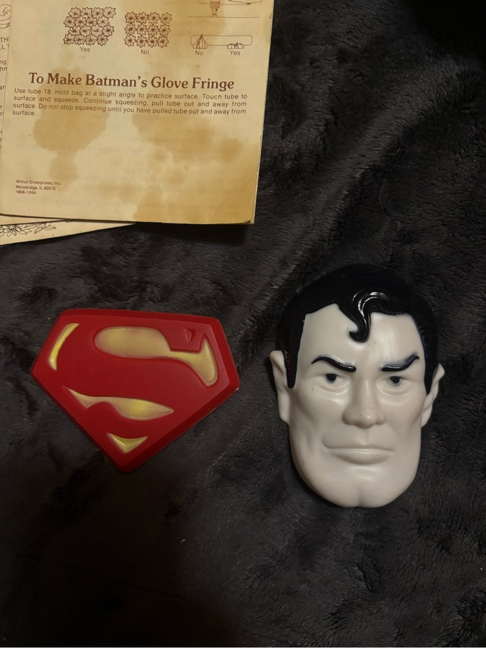 Vintage Superman cake toppers with manual